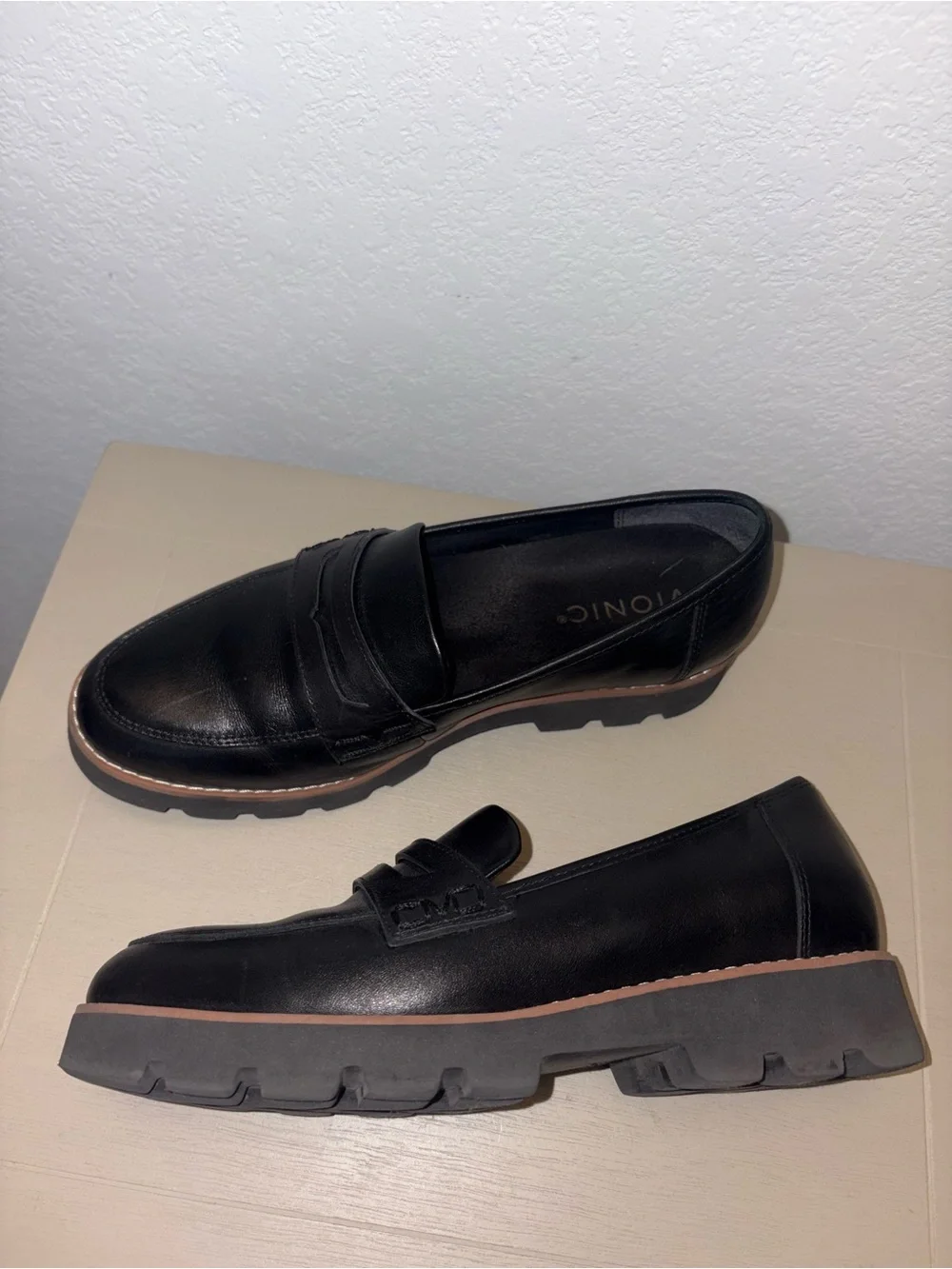 Vionic Cheryl II Women's Slip On Black Leather Penny Loafer Women’s 6